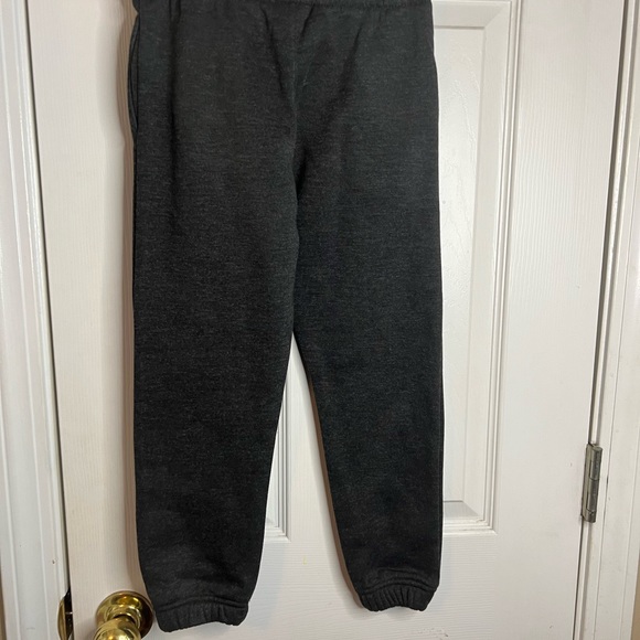 New Balance Boy’s Sweatpants NWOT Sz 5/6 - Picture 2 of 4